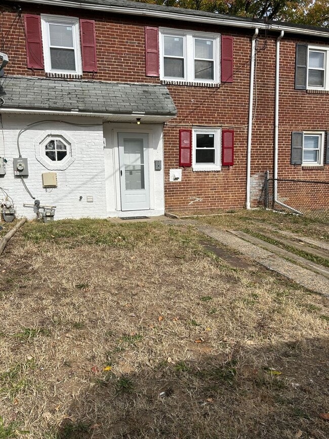 3 bedrooom, 1 bath - Edgemoor Gardens - 3 bedrooom, 1 bath - Edgemoor Gardens House