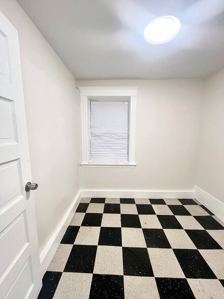 Foto del edificio - 2512 S Trumbull Ave