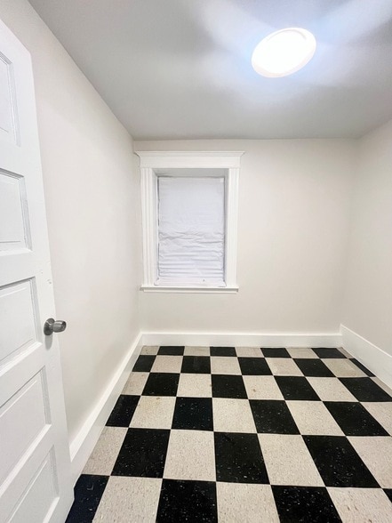 Building Photo - 2512 S Trumbull Ave