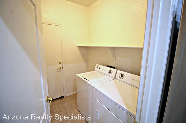 Foto del edificio - 3 br, 2 bath House - 8117 W. Zoe Ella Way