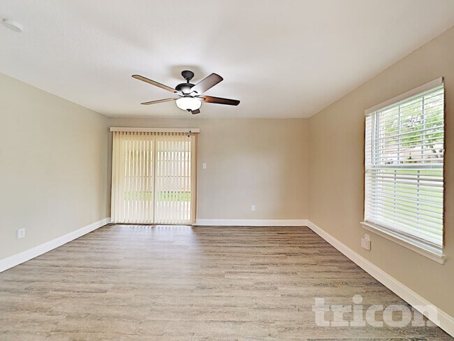 Building Photo - 837 Pine Mountain Dr