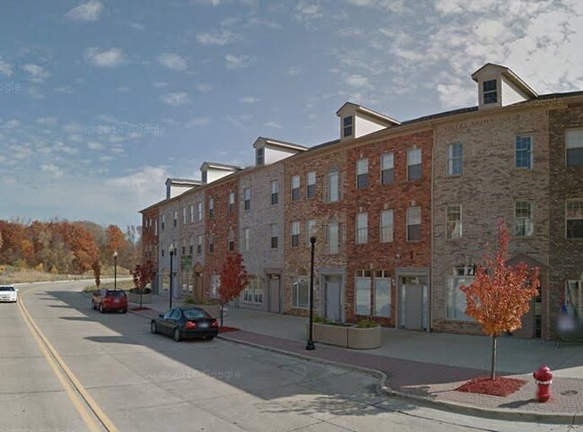 Building Photo - 14117 Lakeside Blvd N