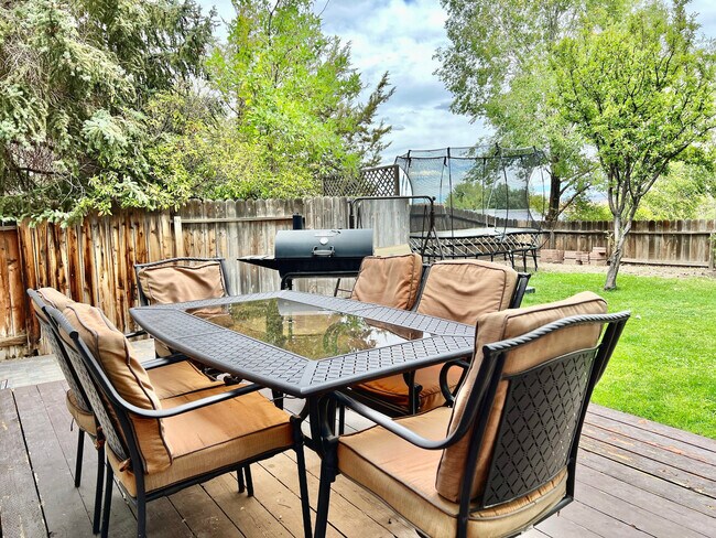 Foto del edificio - 3403 Ridgecrest Dr
