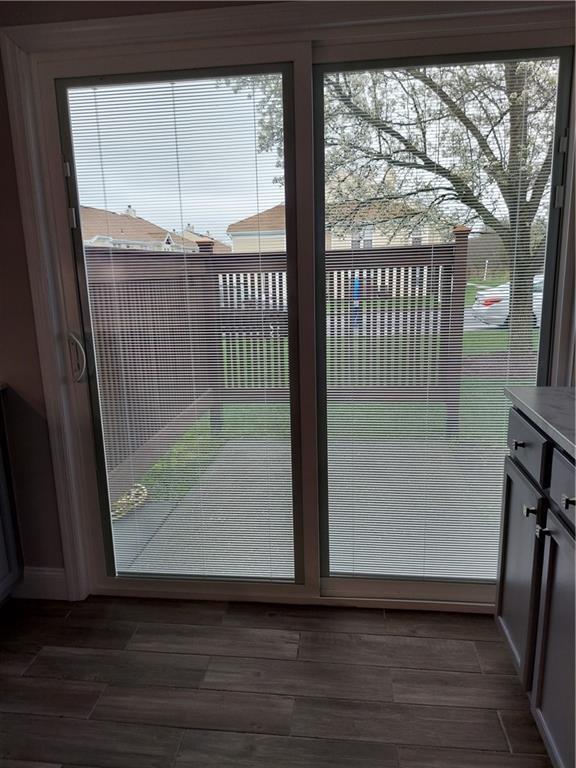 Foto del edificio - 3322 Whispering Hills Dr