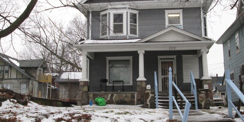 Foto principal - 229 N Washington Ave, Battle Creek