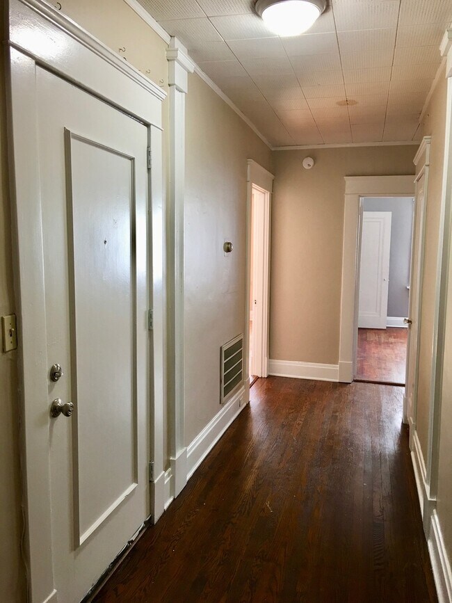 Building Photo - Whitland Ave