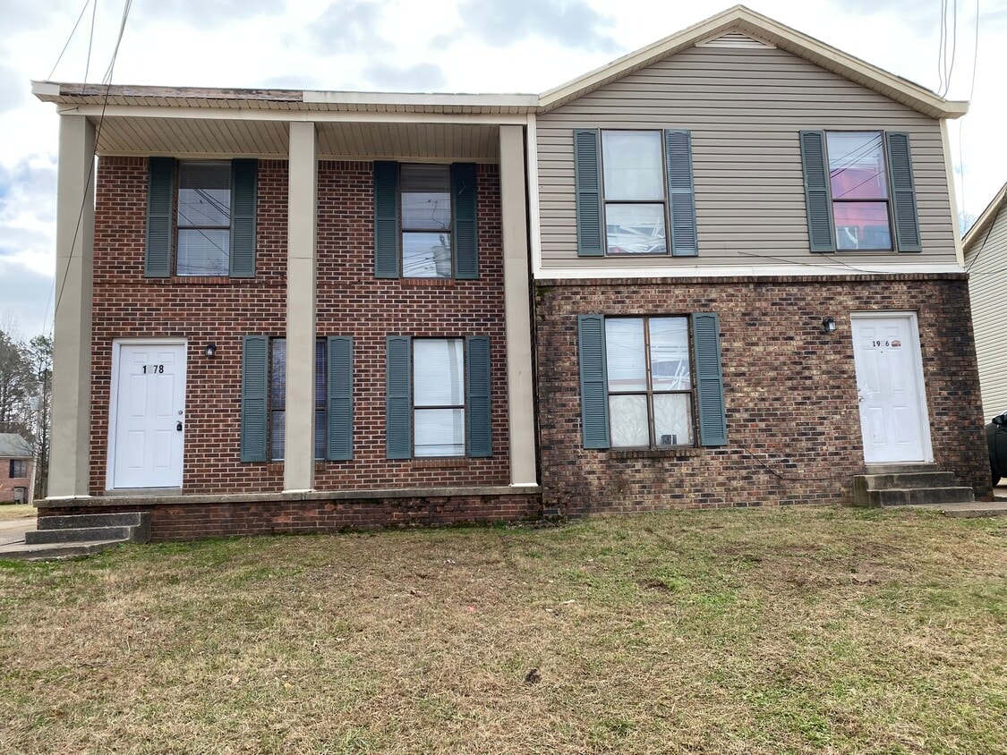 1978 N Royal St, Jackson, TN 38305 Townhome Rentals in Jackson TN