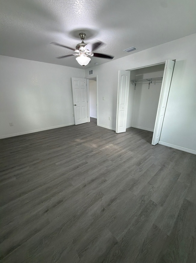 Photo - 4902 El Camino Blanco St, Tampa, FL 33619 House