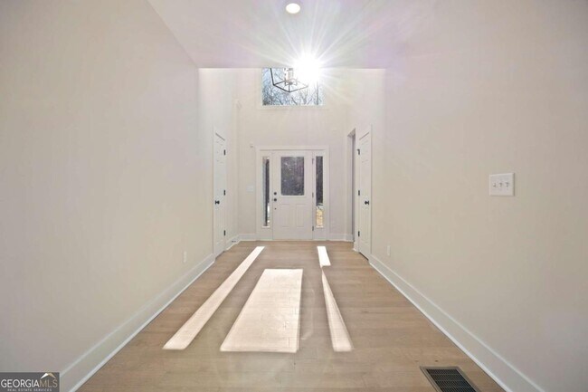 Foto del edificio - 360 Ansley Dr