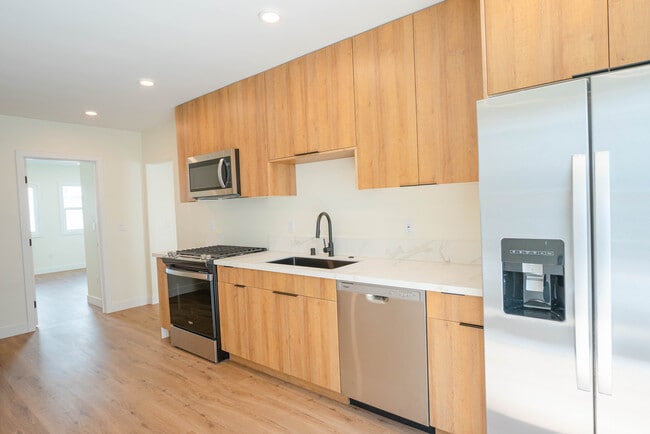 Photo - 1036 Westmoreland Ave Apartment
