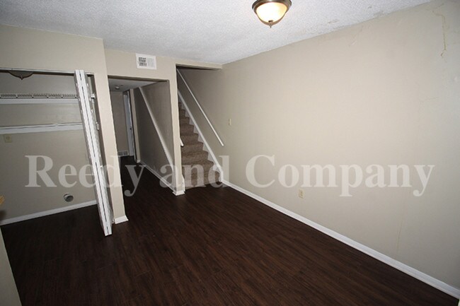 Building Photo - 6443 Kirby Trees Dr