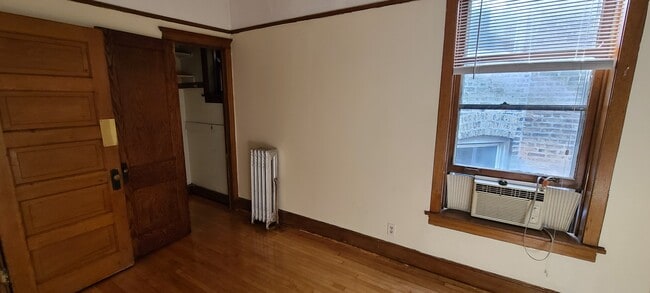 Building Photo - 3326 N Clark St