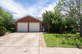 Building Photo - 4512 Blue Jay Ln