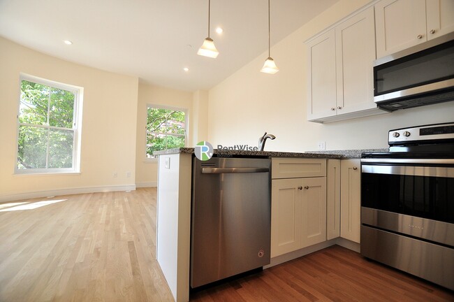 Photo - 877 Beacon St Apartment