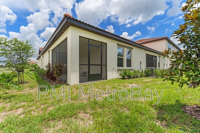 Foto del edificio - 17558 Holly Wl Ave