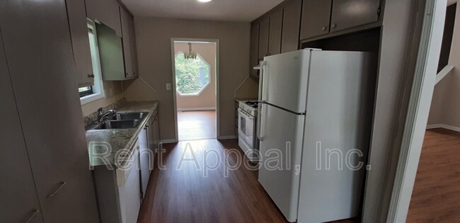Building Photo - 1705 Hickory Grove Trail NW