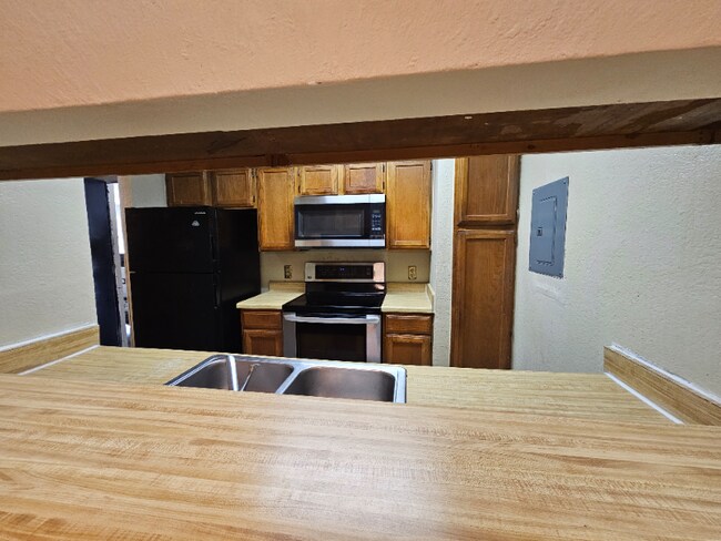 Foto del edificio - 9611 Walnut St