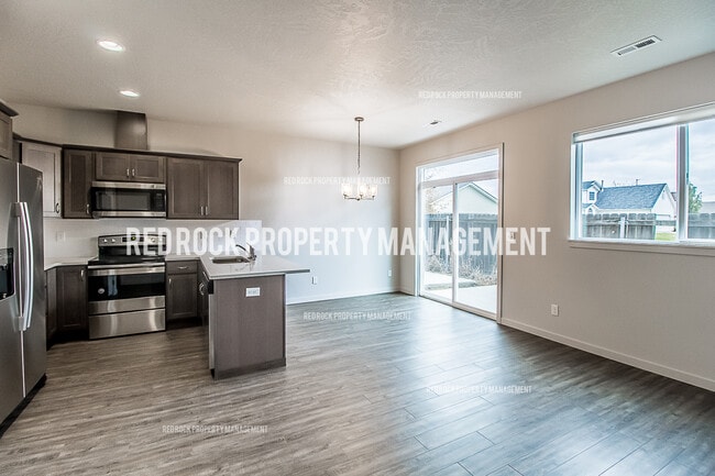 Building Photo - 227 S Woodlawn Rd