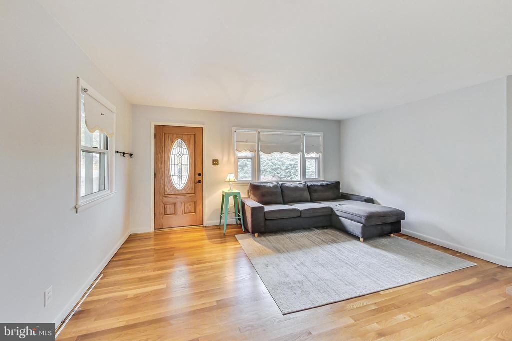 Primary Photo - 9511 48th Ave