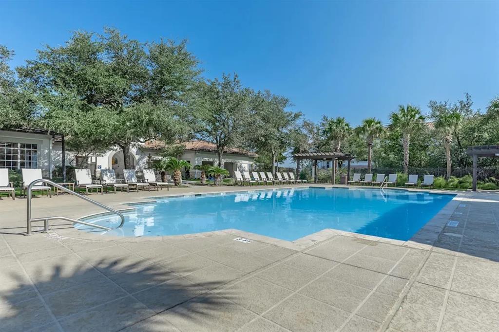 Foto principal - 9914 Military Dr W