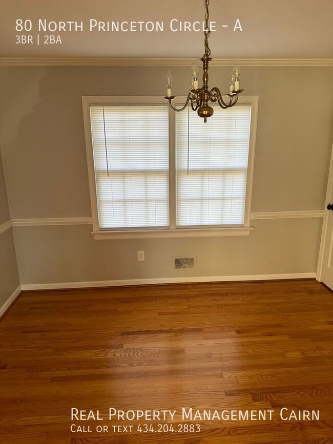 Building Photo - 3 Bedroom, 2 Bath with Screened Patio -- C...