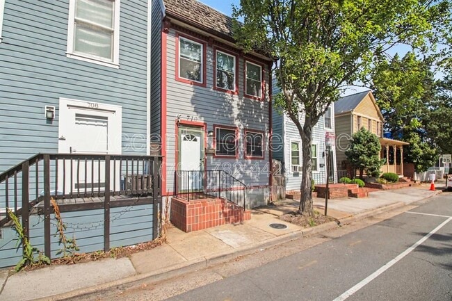 Photo - 710 N Patrick St House