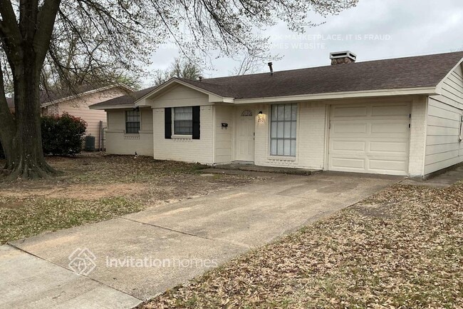 Building Photo - 2301 Narobi Pl