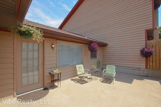 Building Photo - 219 Highland Villa Cir