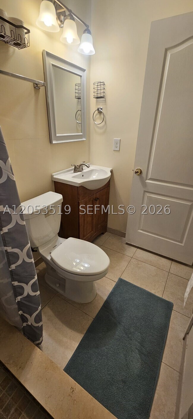 Building Photo - 6410 SW 57th Pl