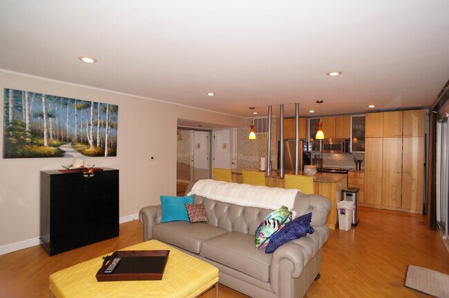 Foto del edificio - 1617 Maple Terrace