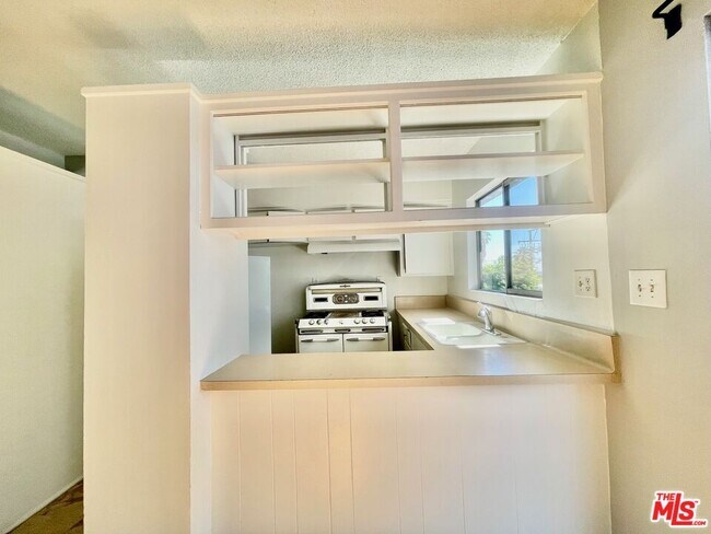 Foto del edificio - 941 N San Vicente Blvd