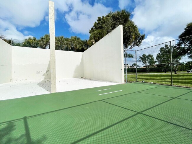 Foto del edificio - 9731 Tavernier Dr