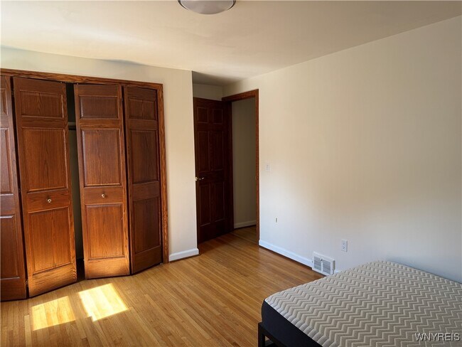 Foto del edificio - 59 Laurie Lea