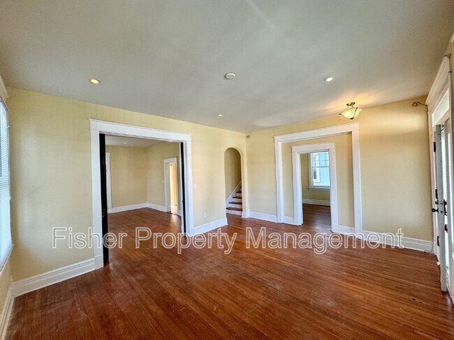 Foto del edificio - 3002 Barton Ave
