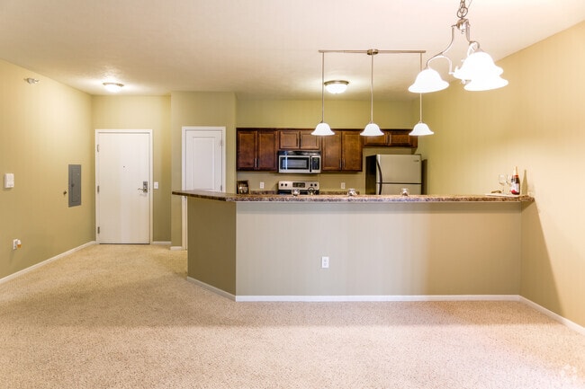 1BR, 1BA - 1,024 SF - The Ponds at Heritage Place