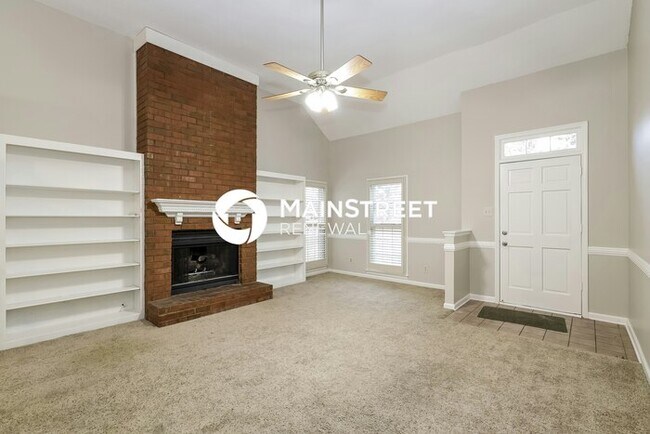 Building Photo - 3 Bedroom Pet-Friendly Home in MEMPHIS, TN with Main Street Renewal