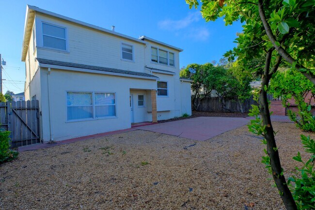Foto del edificio - Piedmont Pines charming 3 Bedroom availabl...