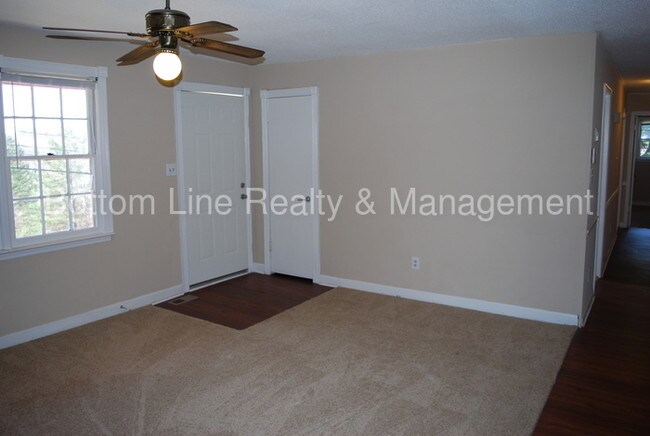 Building Photo - 428 Stagecoach Rd
