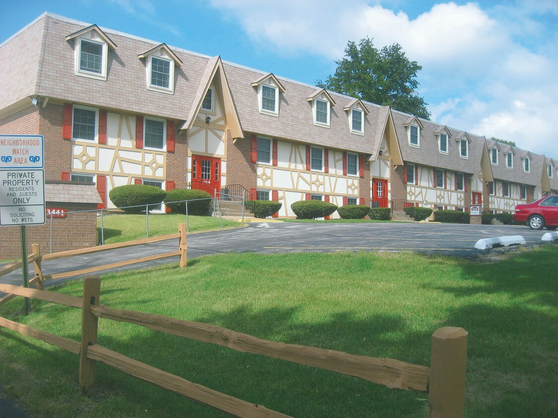 Homewood Manor Apartments Moline, IL