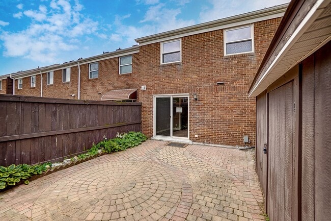 Building Photo - 1212 Georgetown Ct