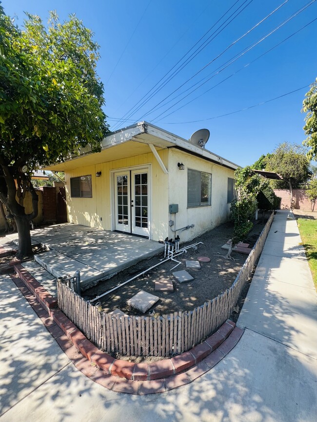 Building Photo - 1434 Kellogg Ave