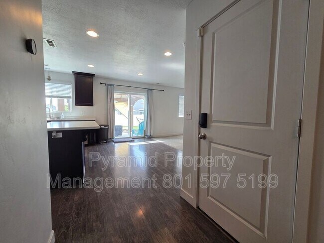 Foto del edificio - 3536 Bayview Dr