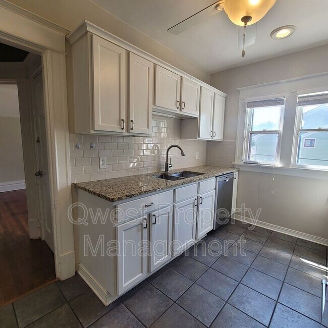 Foto del edificio - 902 Cherry St SE