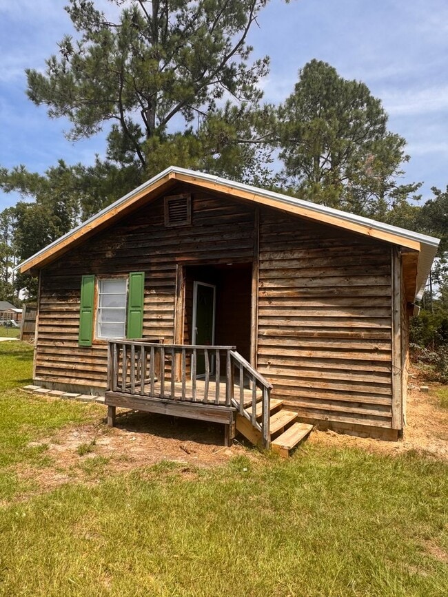 Building Photo - 2306 Center Dr