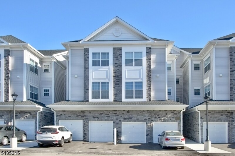 23 Veterans Wy, Morris Plains, NJ 07950 House Rental in Morris Plains