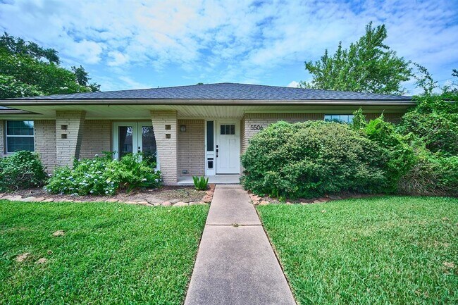 Foto del edificio - 5506 Dumfries Dr