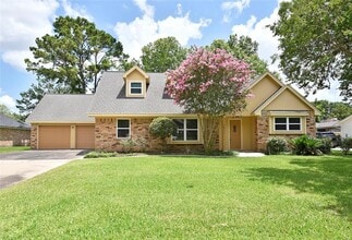 Building Photo - 1811 Laurel Oaks Dr