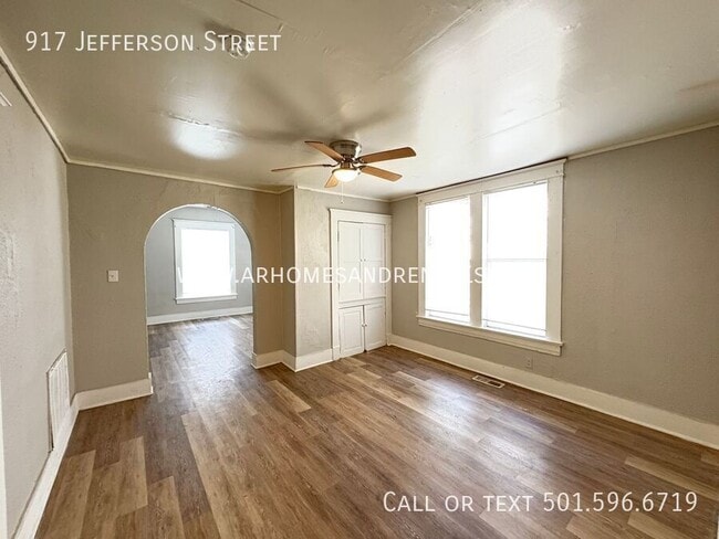Building Photo - 917 Jefferson St