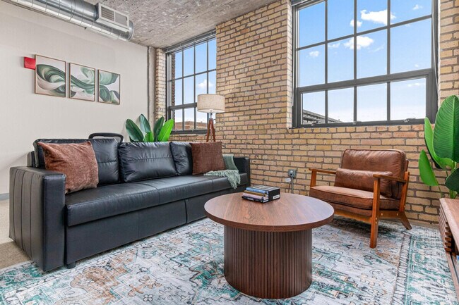 Foto del edificio - 718 N Washington Ave