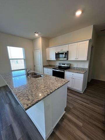 Building Photo - 4009 Tulip Tree Ln